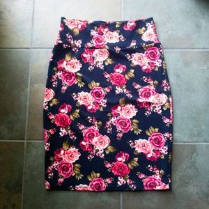 Navy Rose Floral LuLaRoe Cassie - RARE print!